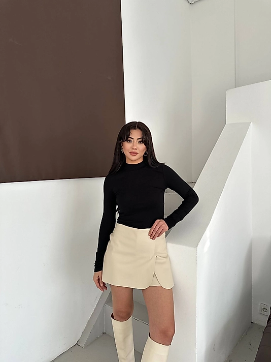 BALIKÇI YAKA PARMAK GEÇMELİ BADİ